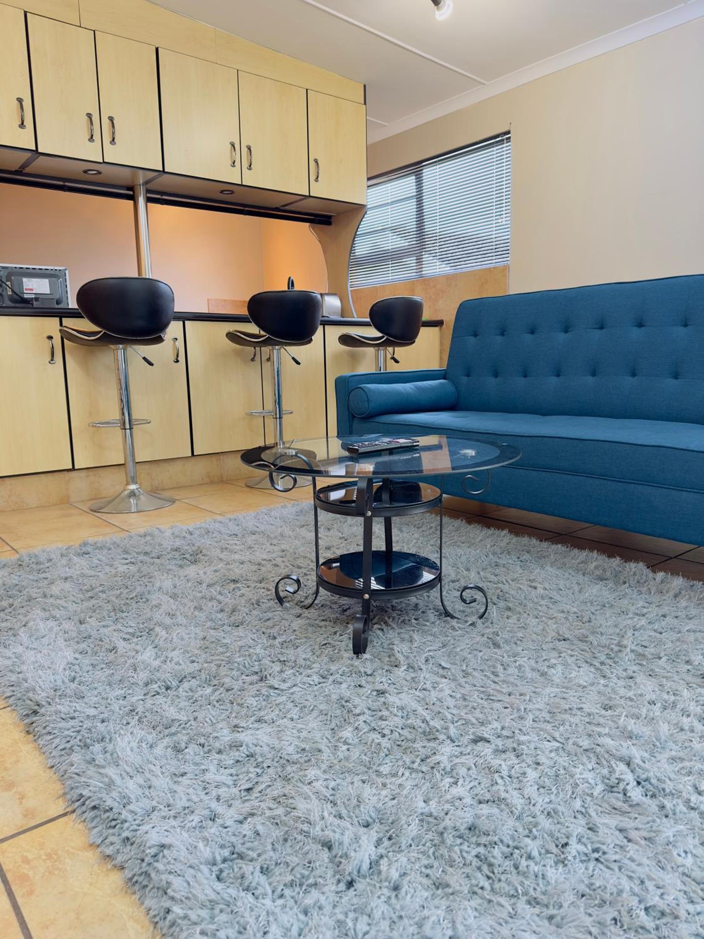 Apartment on Liddiard, photo 9
