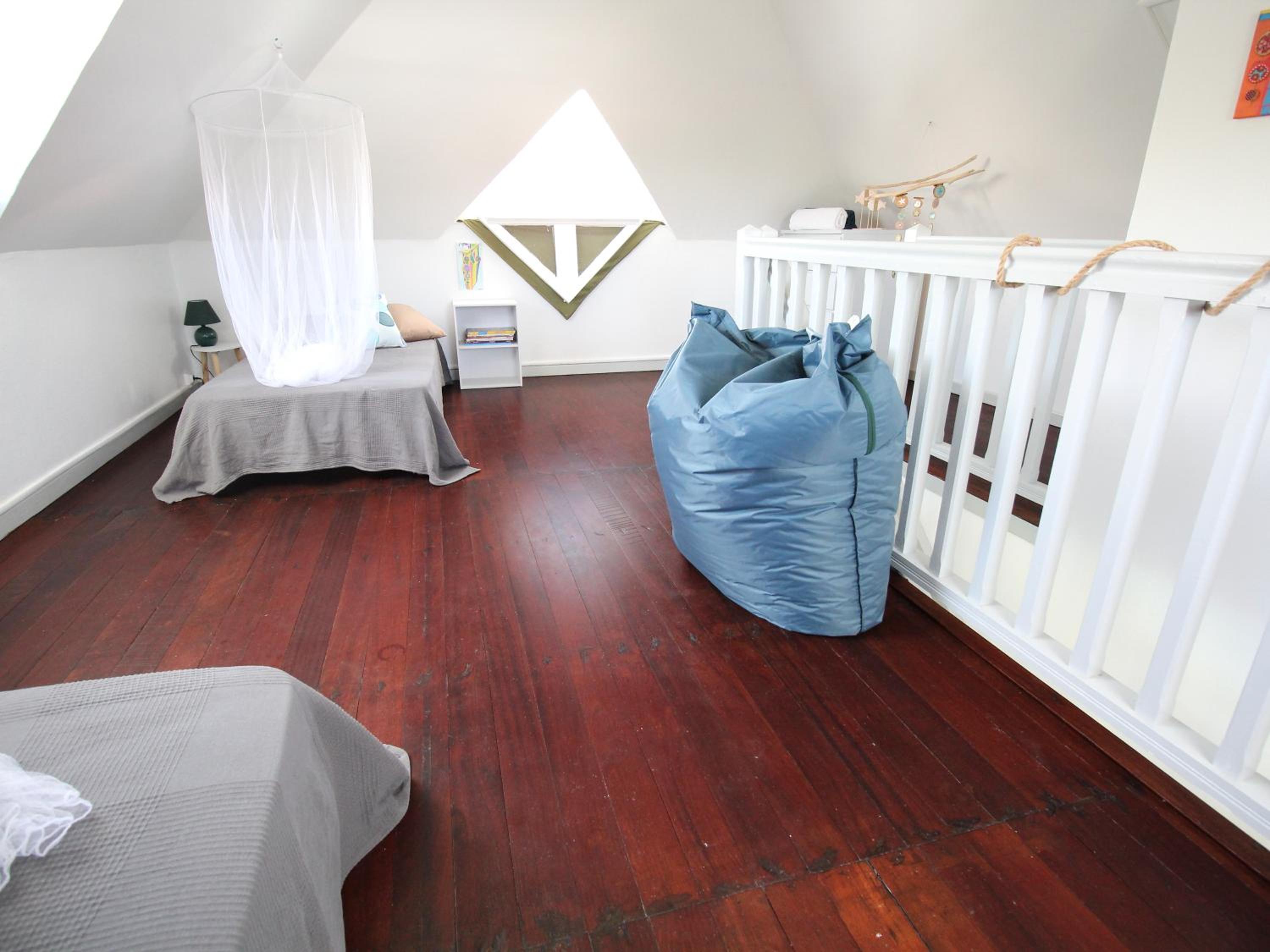 Kaz Grenadine