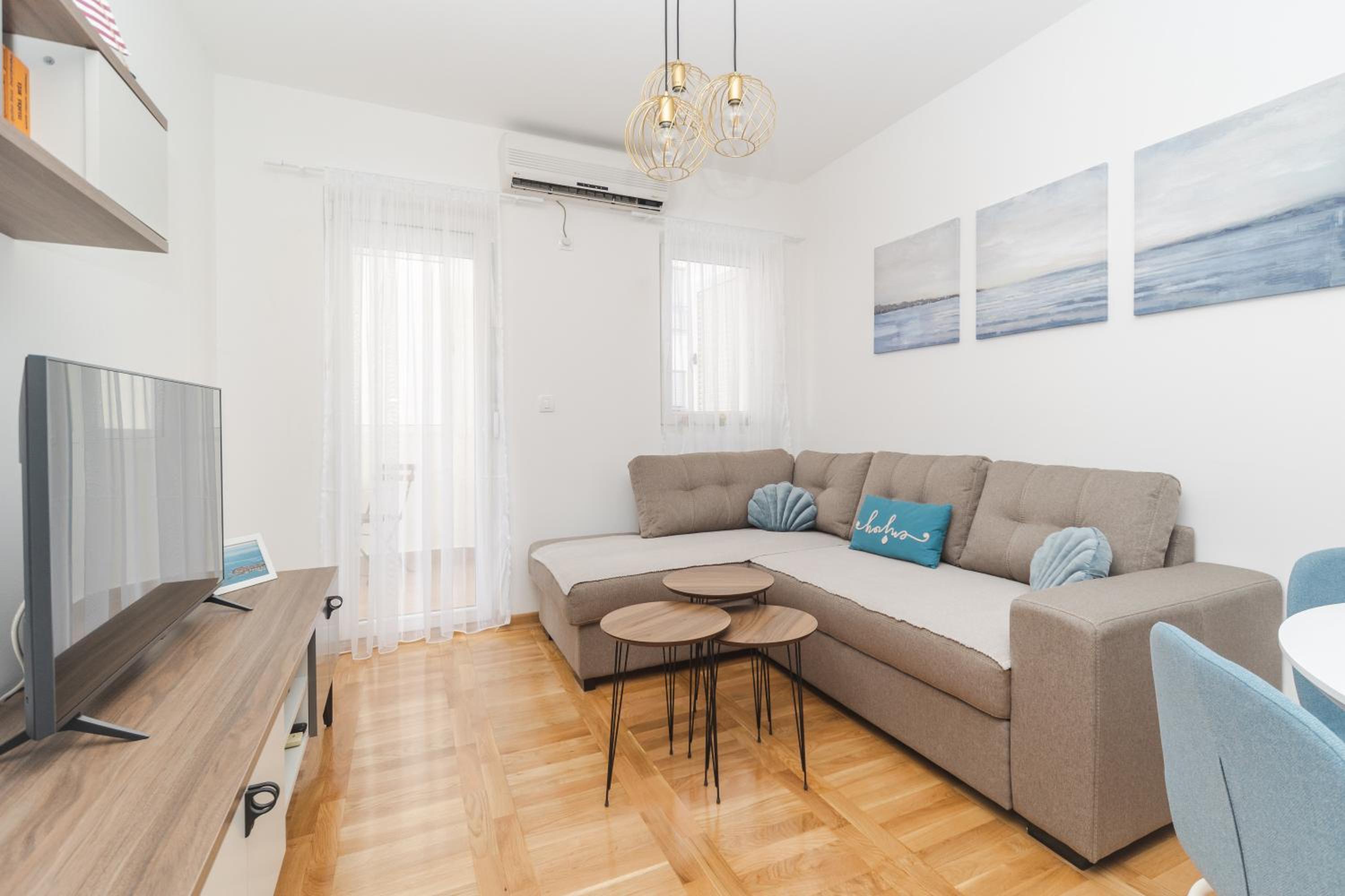New Renovated Mediterranean Cozy Fully Equipped 1BR Apartment in Budva, Free Parking view 4