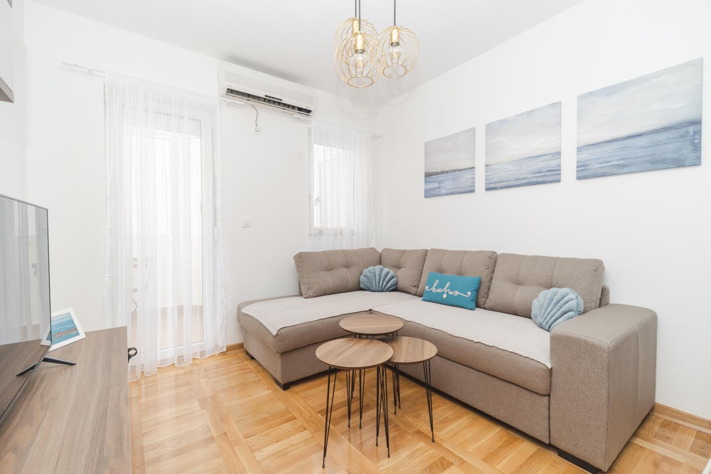 New Renovated Mediterranean Cozy Fully Equipped 1BR Apartment in Budva, Free Parking view 3