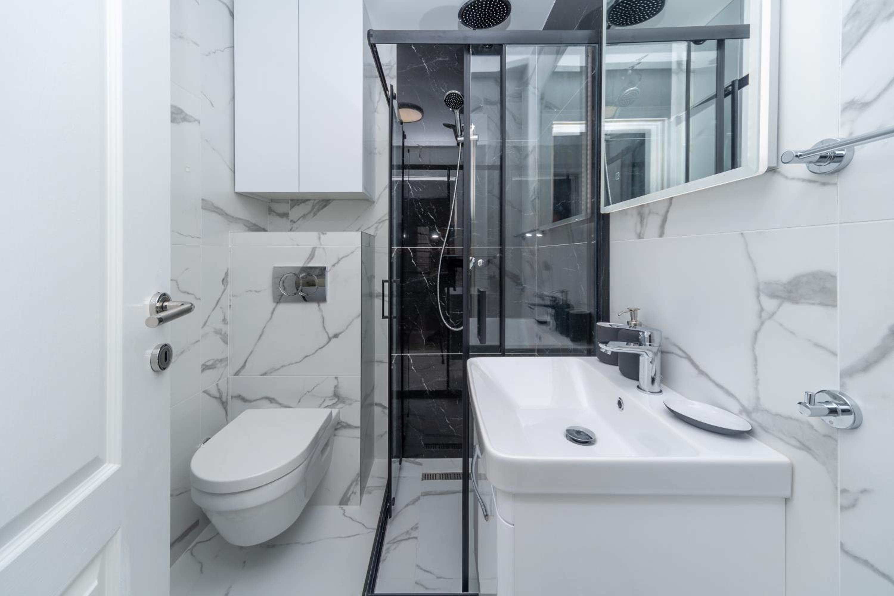 New Renovated Warm Cozy Fully Equipped One Bedroom Apartment in Budva, Free Parking, Ideal for Long Stays photo 2