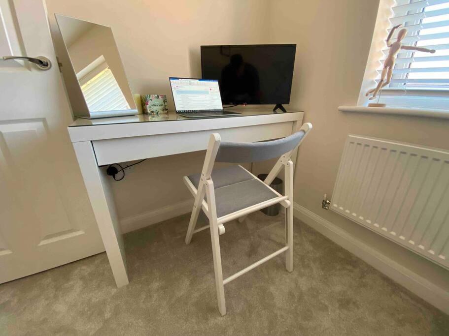 Chester House, Hampton Water 3 bed by Belmont Places view 3