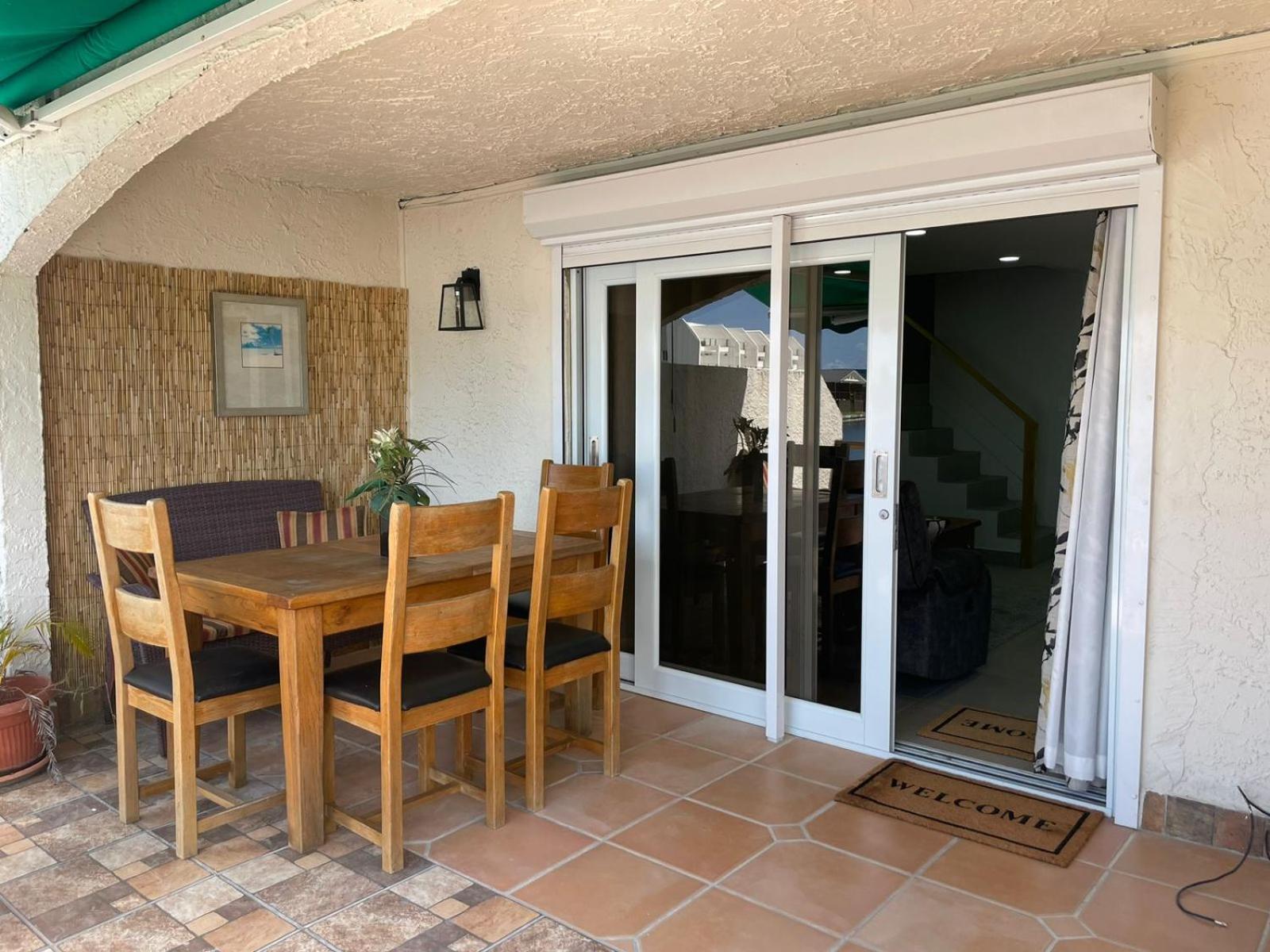 Beautiful 2BR and 2 en-suite bathroom with Marina and Sunset views