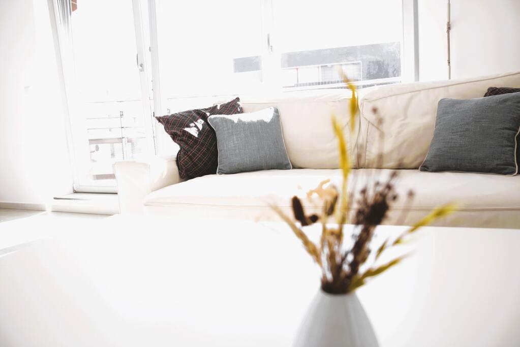 Lovely Modern 1 BR apartment view 4
