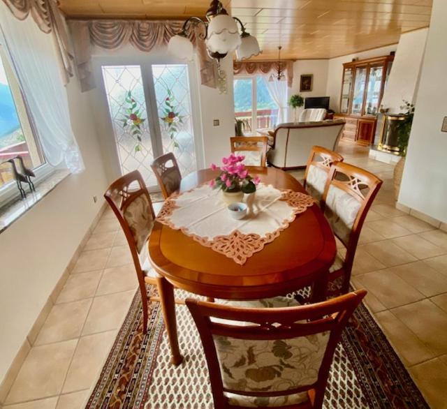Chalet Kristall 4 1/2 Zimmer-Maisonetten-Haus