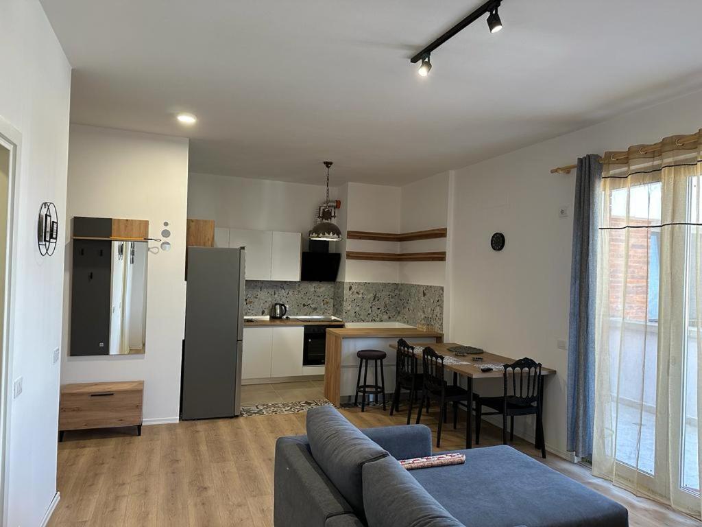 Thyamis Apartment