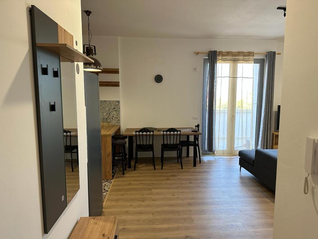 Thyamis Apartment