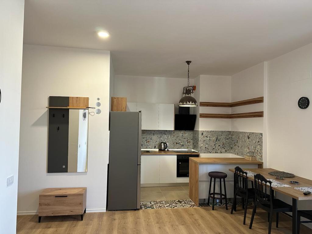 Thyamis Apartment