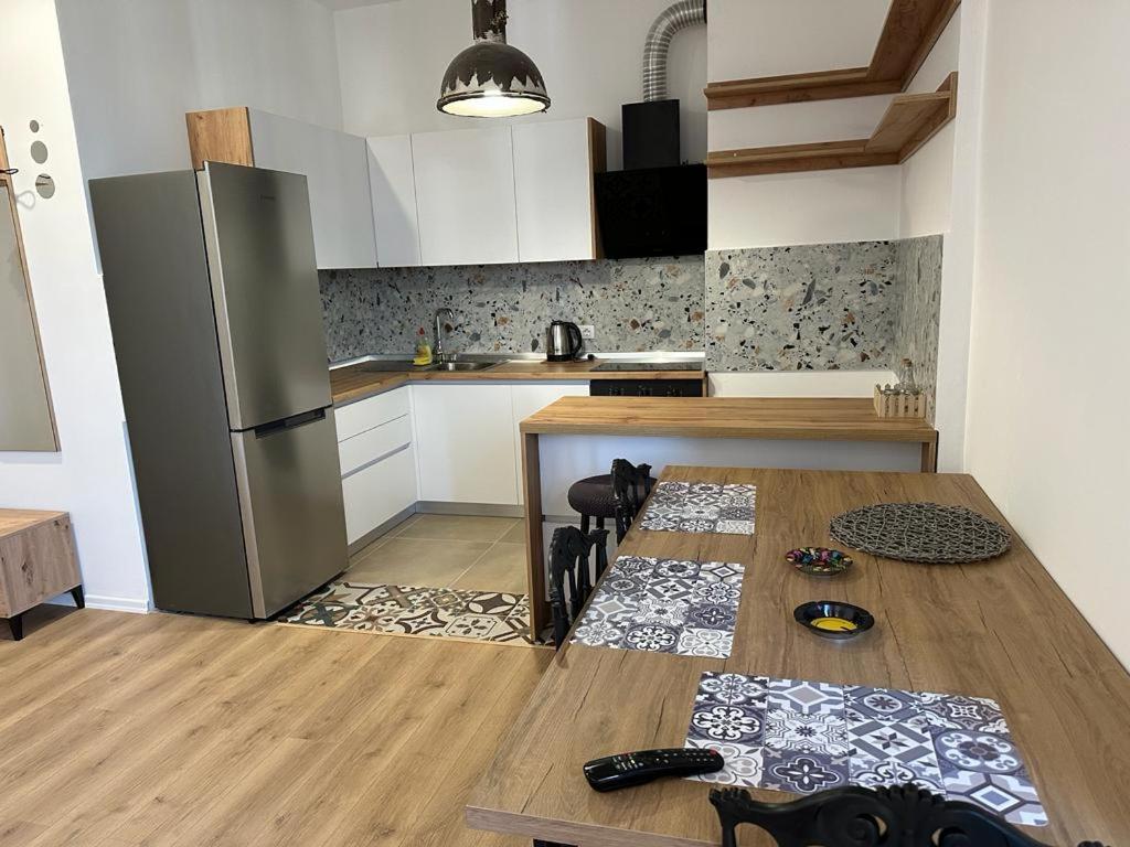 Thyamis Apartment