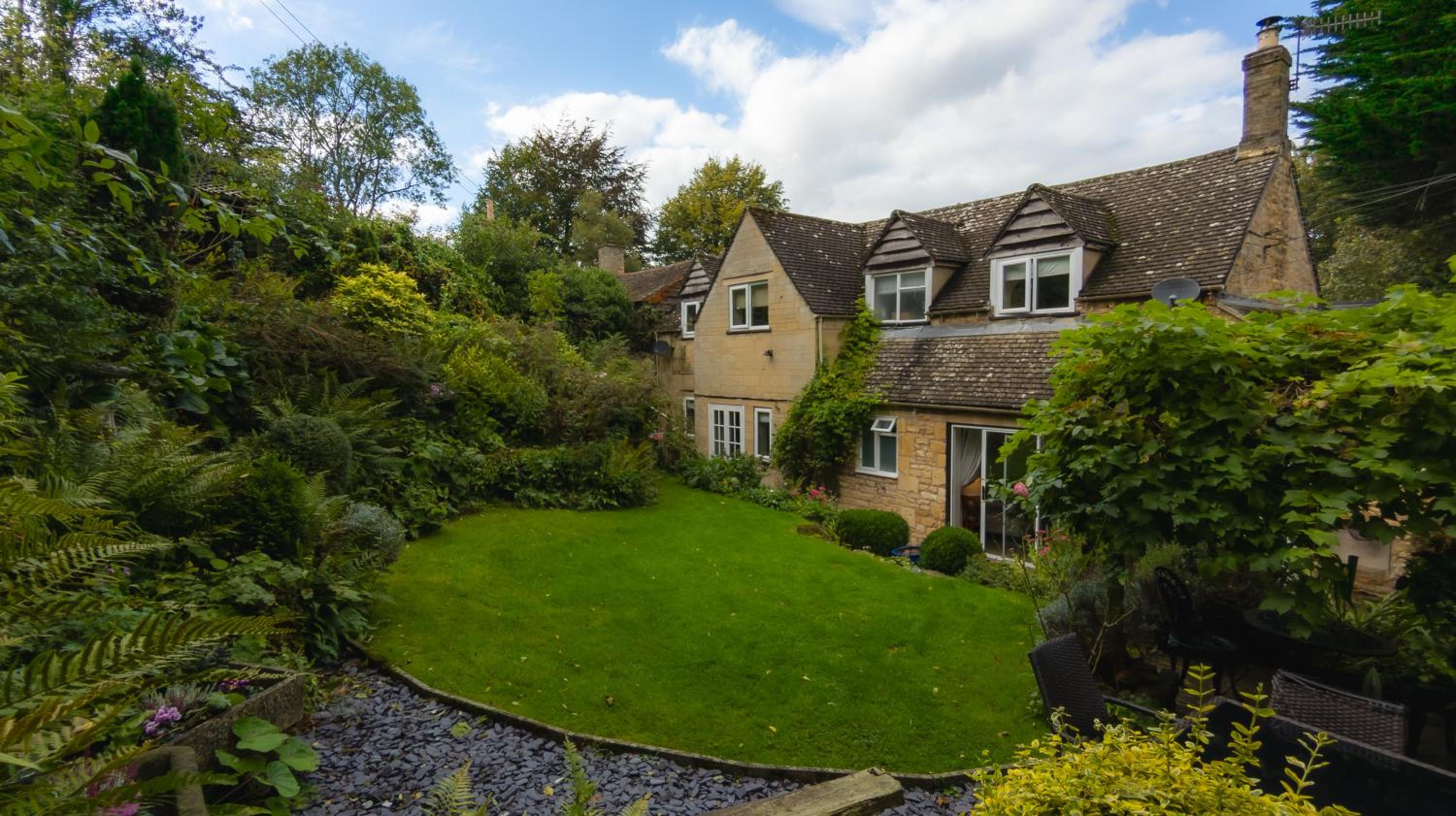 The Farthings Cotswolds Holiday Cottage