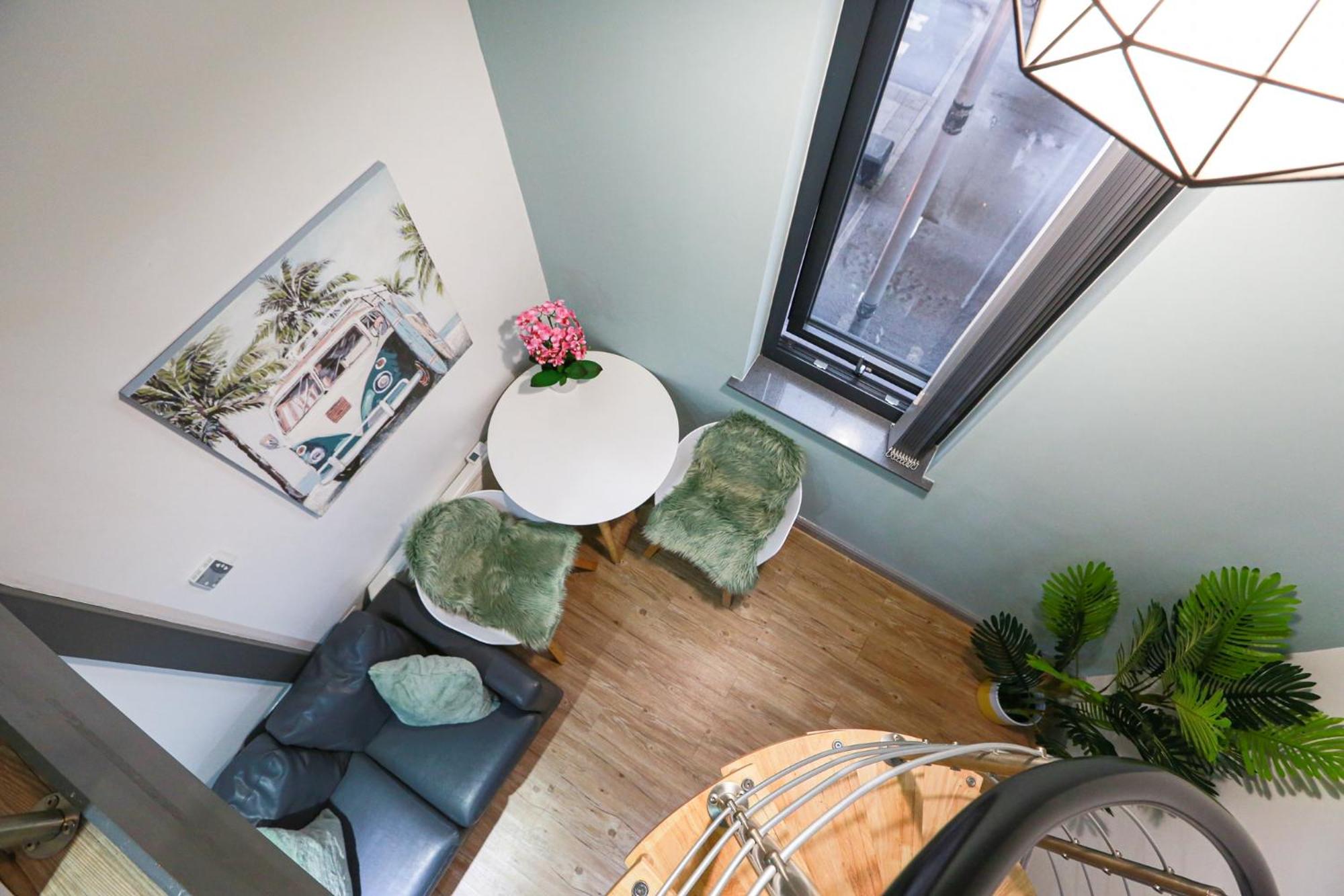 B103 Urban Oasis loft