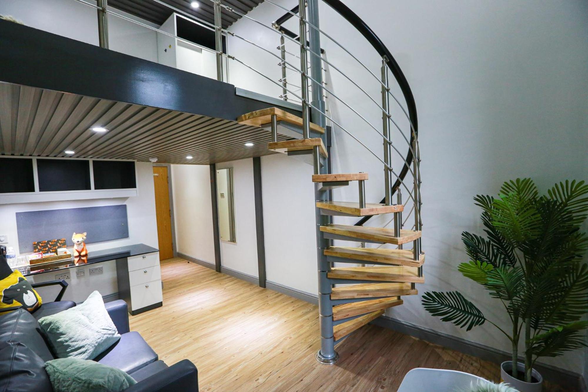 B102 Modern City Loft view 2