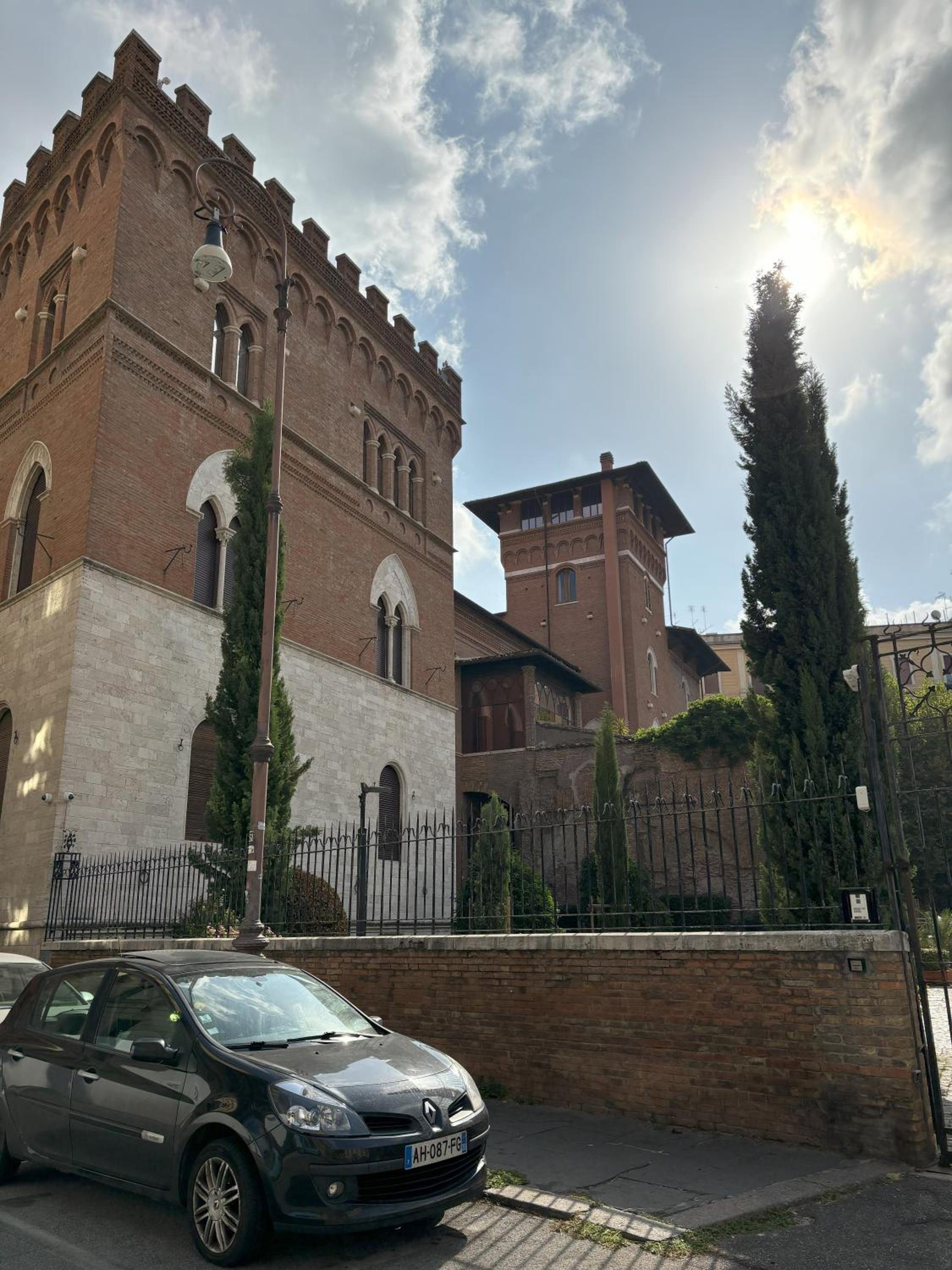 Sweety Rome House