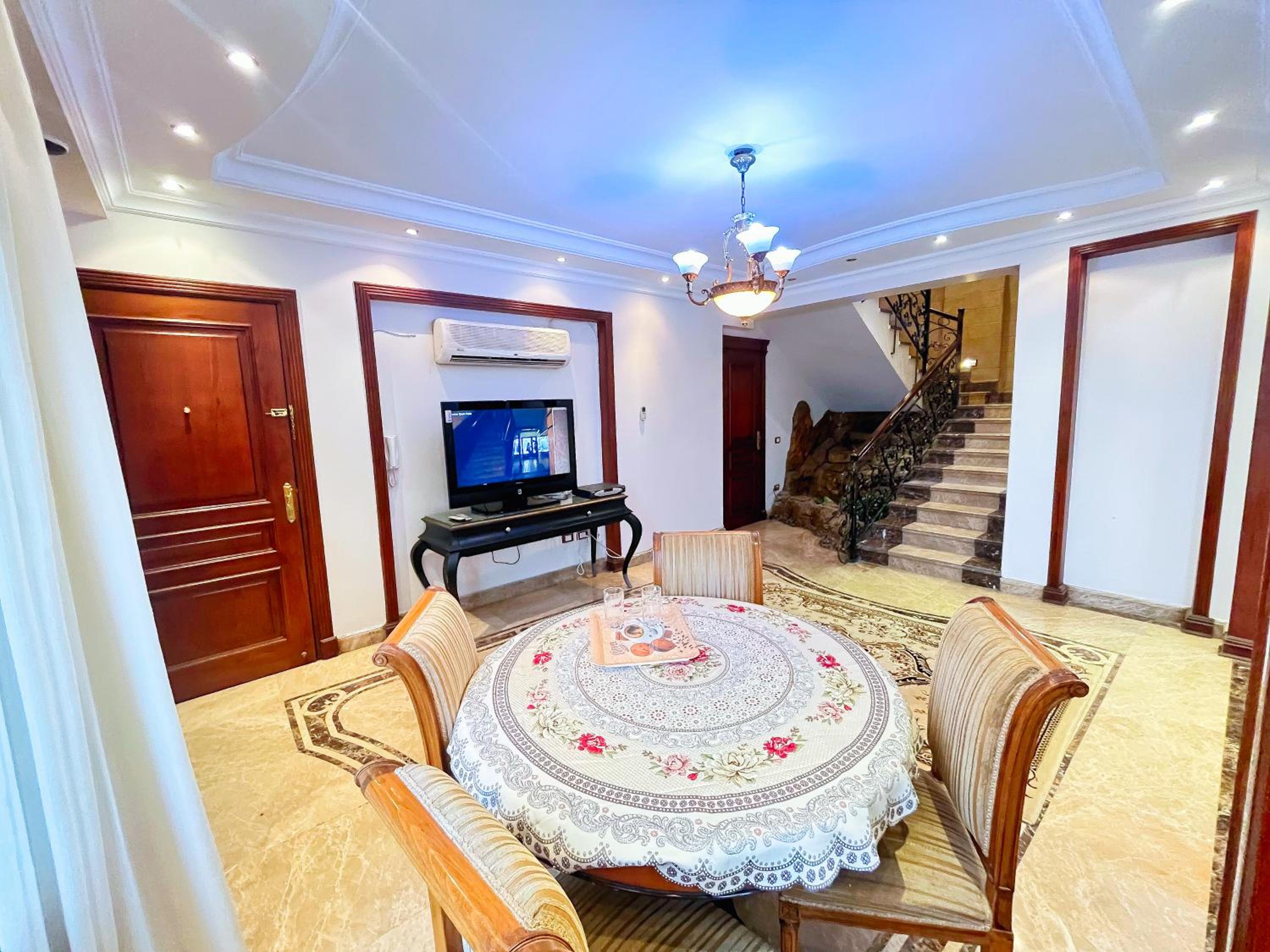 Luxury Villa By The Nile
