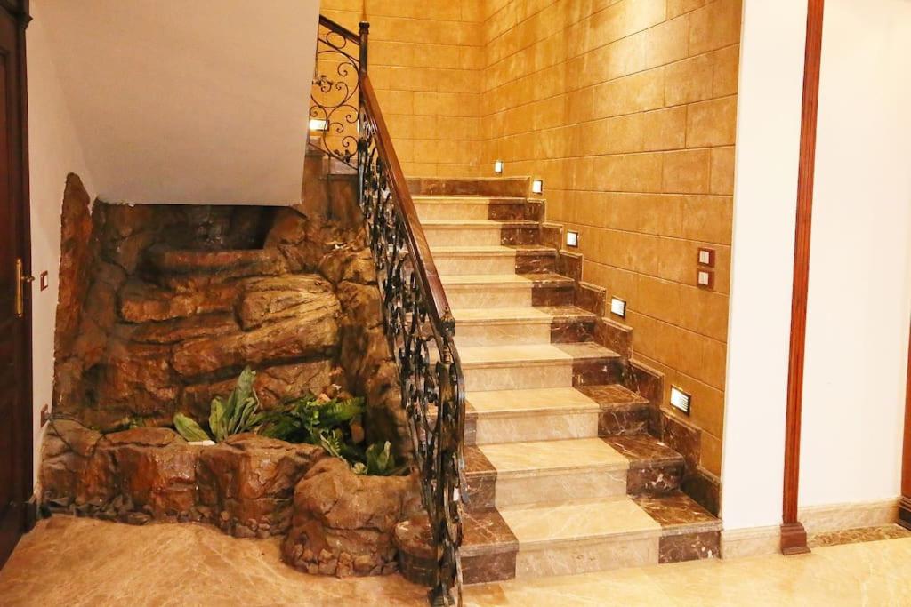 Luxury Villa By The Nile