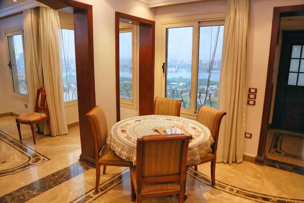 Luxury Villa By The Nile