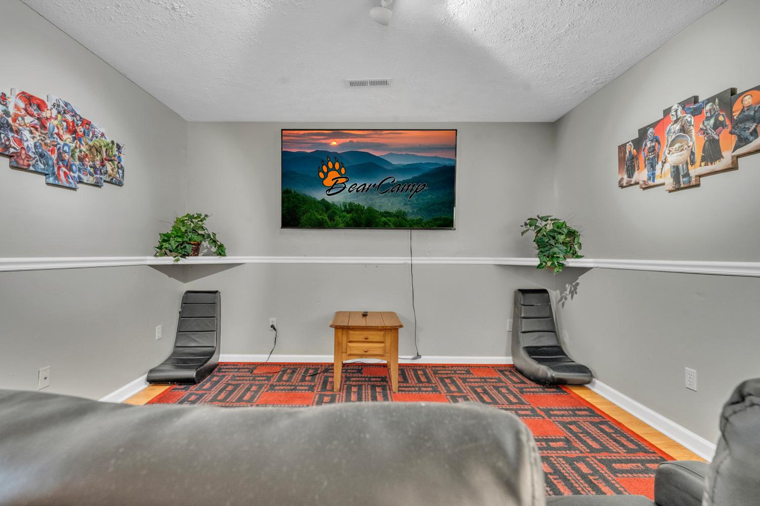 Red Oak Ridge, Hot Tub, Pool Table, WIFI, 560 FREE tickets each paid day!!!