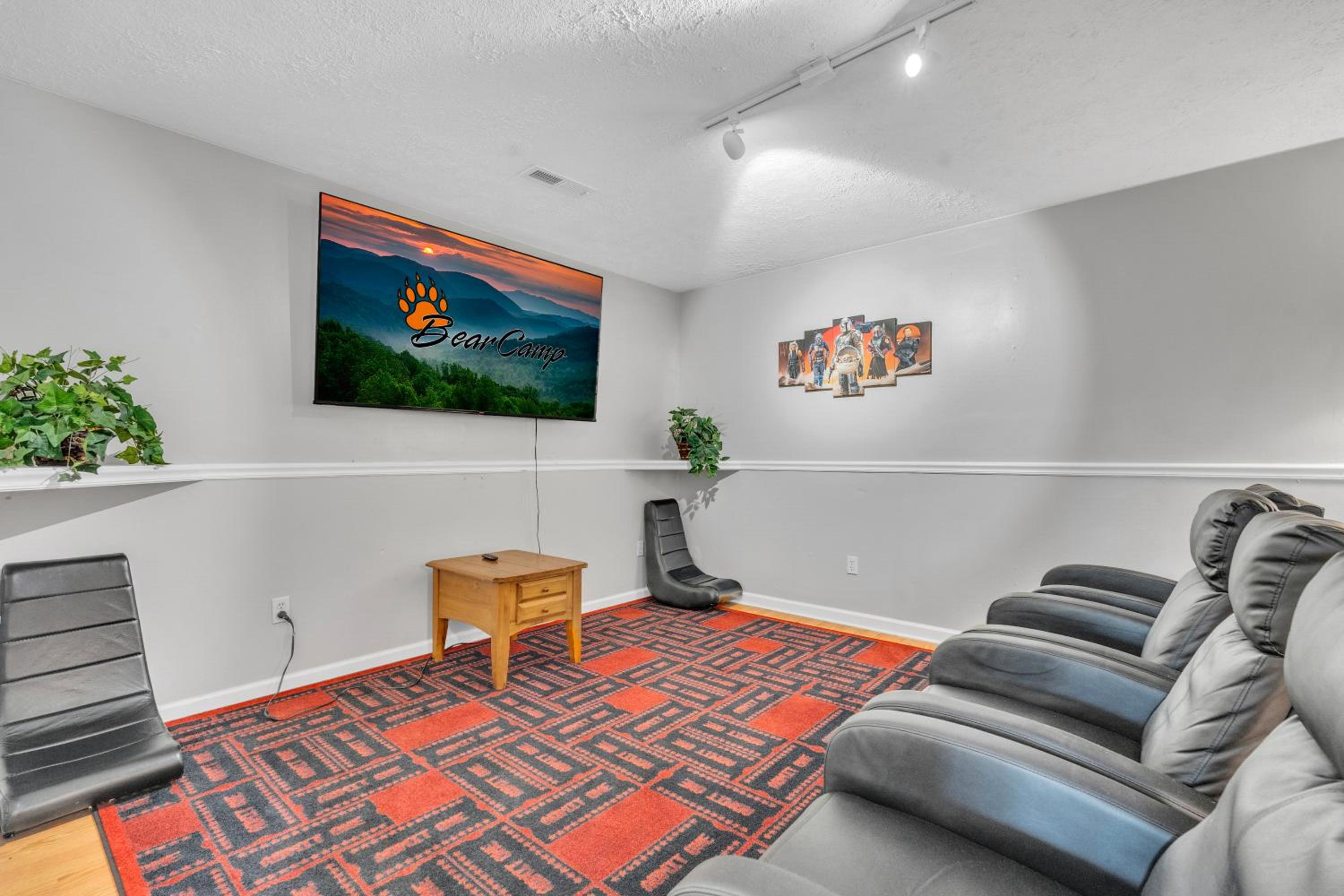 Red Oak Ridge, Hot Tub, Pool Table, WIFI, 560 FREE tickets each paid day!!!