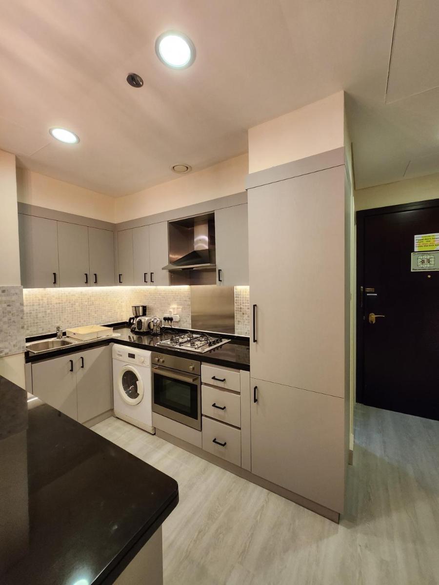 Elegant Apartment with Burj Khalifa View, Downtown