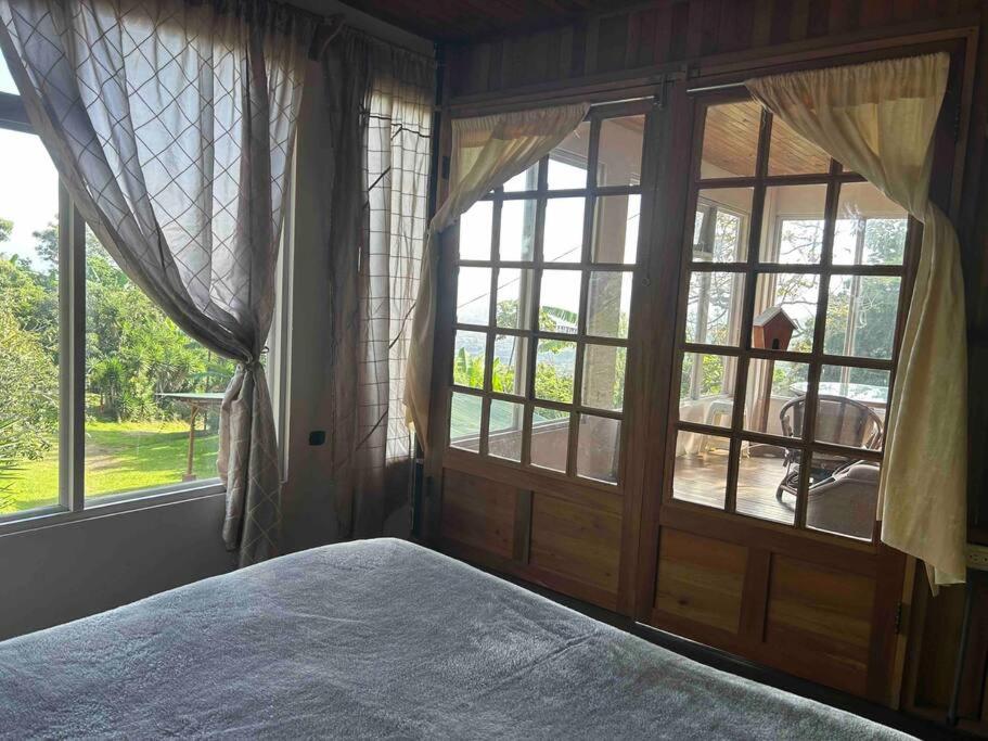 Casa Aserrí - Costa Rican House, scenic views & good rest
