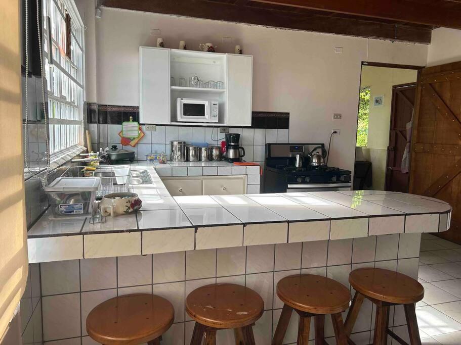 Casa Aserrí - Costa Rican House, scenic views & good rest