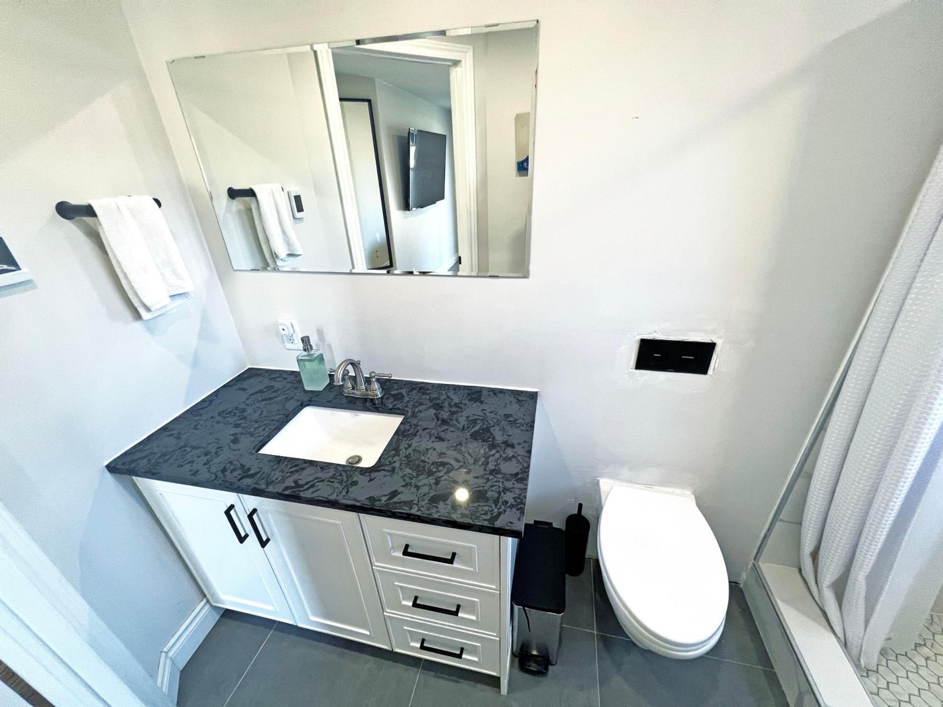 Luxe Home Near Limeridge - Sleeps 11 - Pool