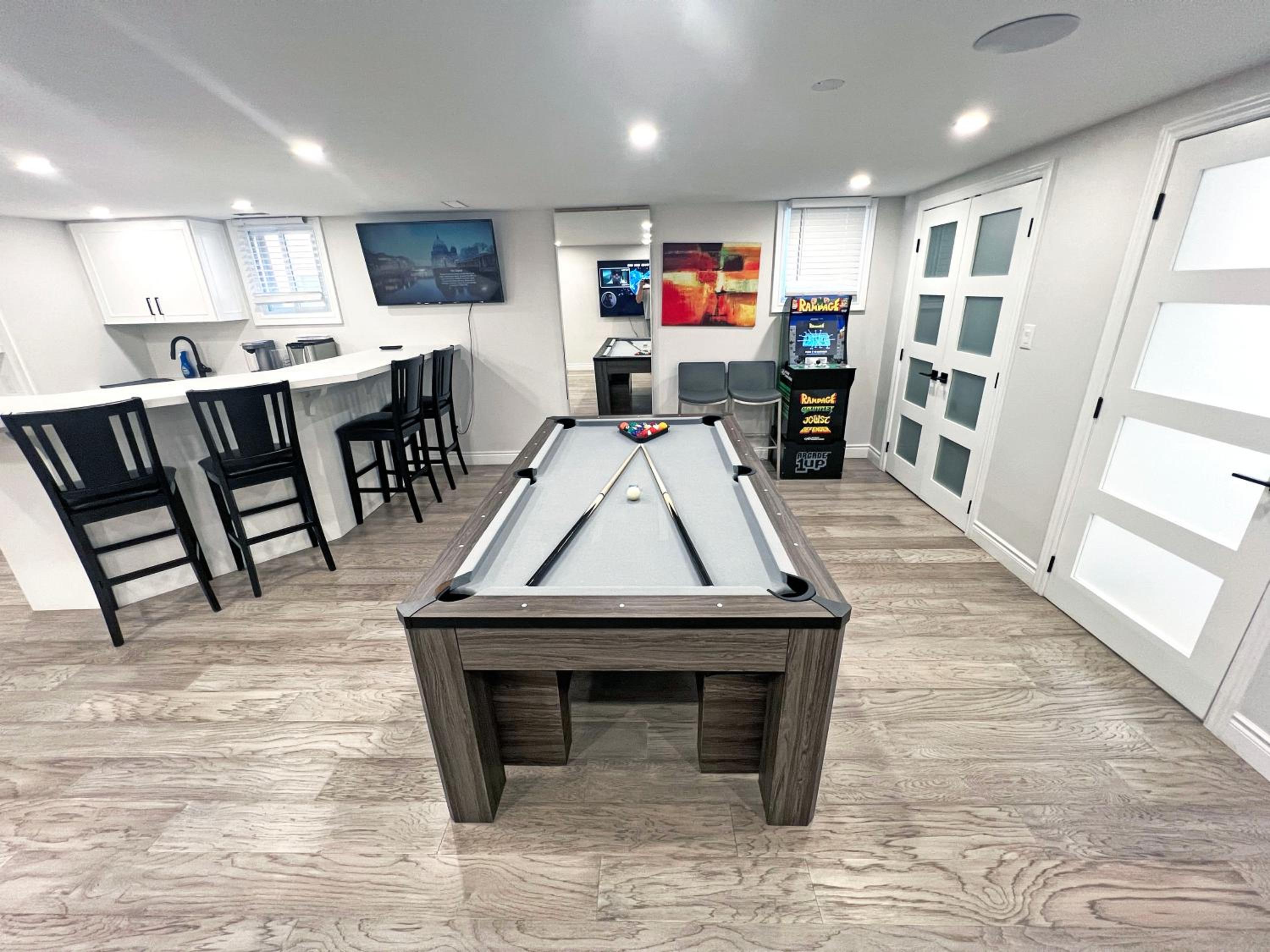 Luxe Home Near Limeridge - Sleeps 11 - Pool