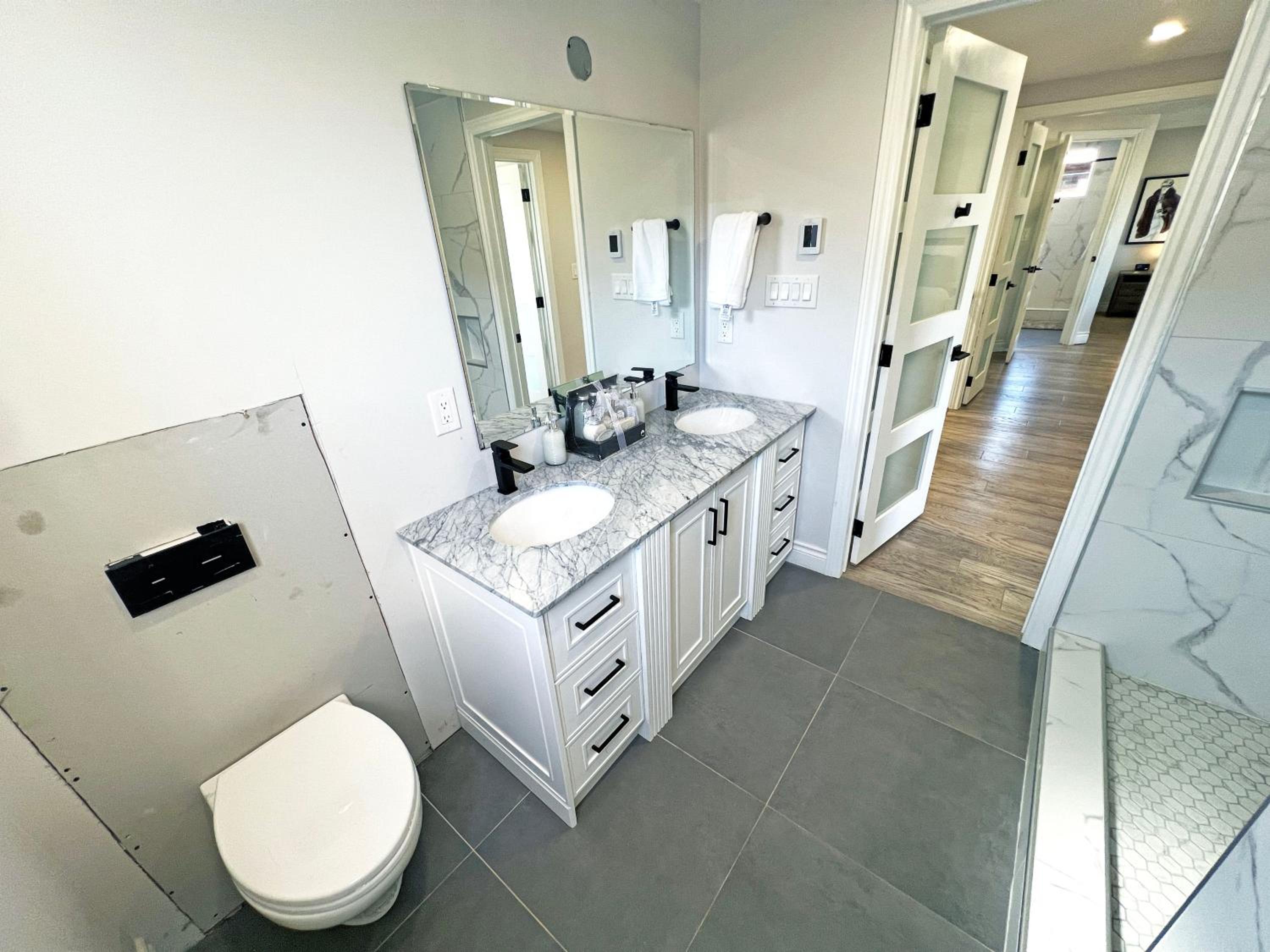 Luxe Home Near Limeridge - Sleeps 11 - Pool