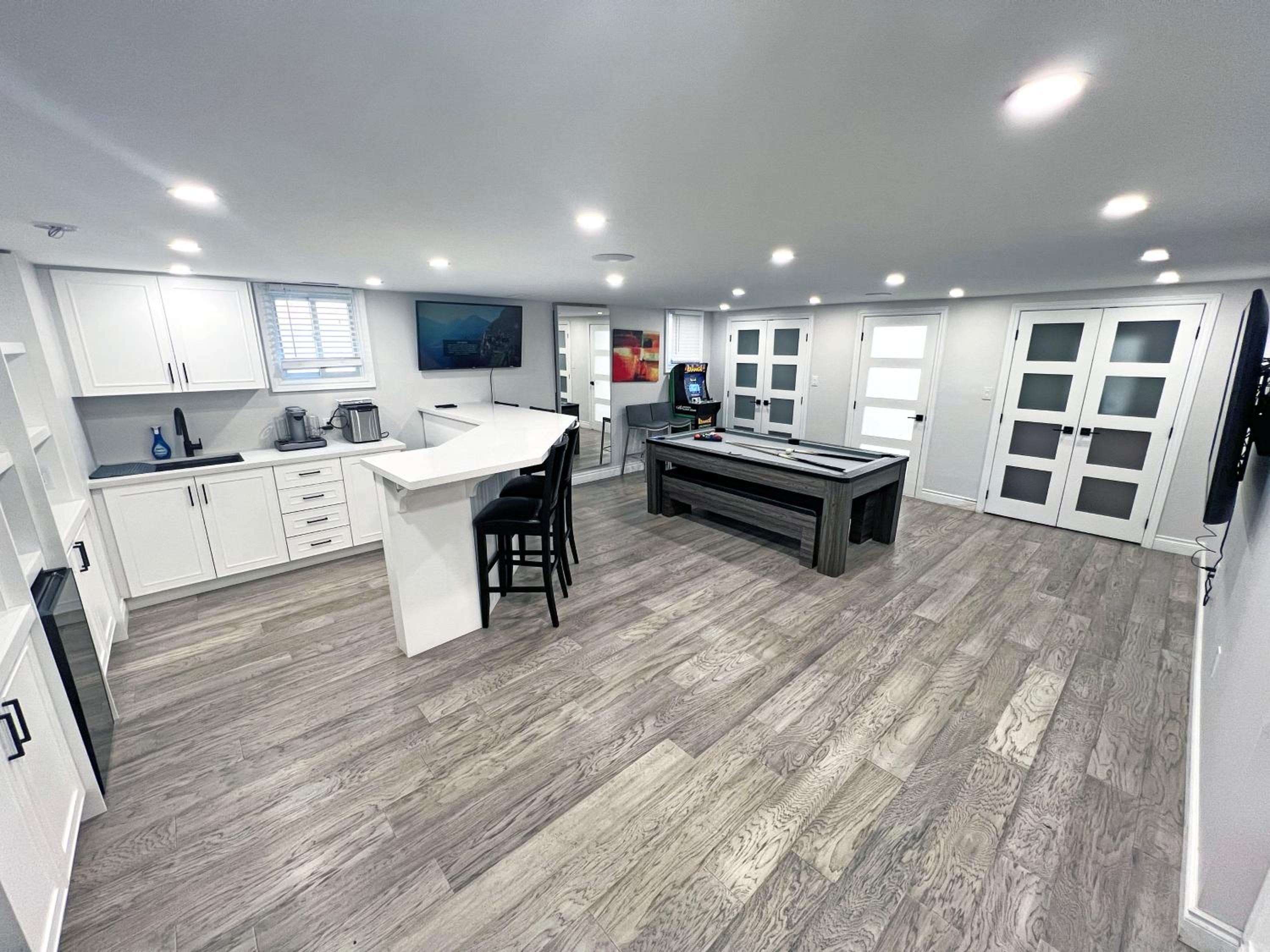 Luxe Home Near Limeridge - Sleeps 11 - Pool