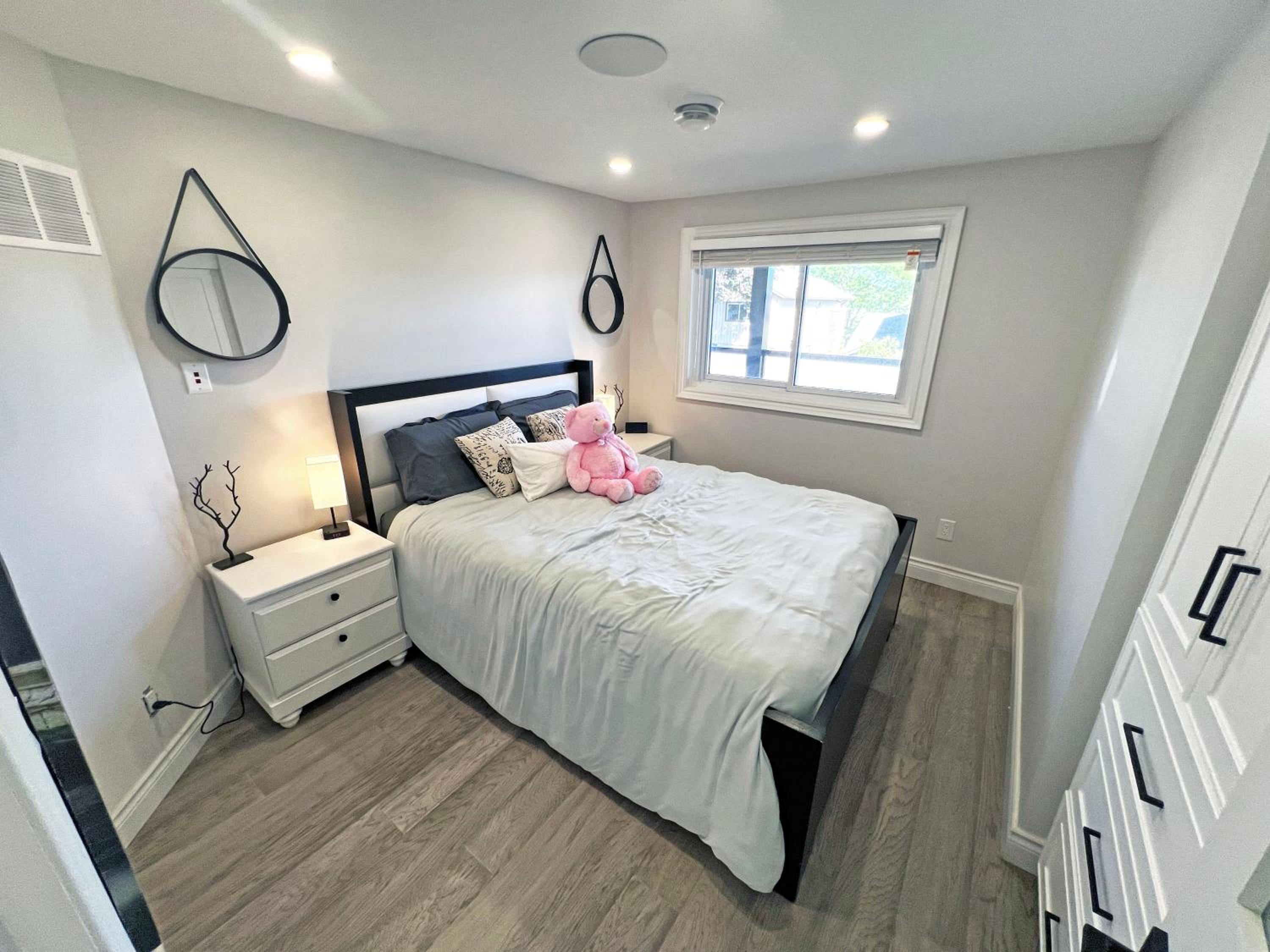 Luxe Home Near Limeridge - Sleeps 11 - Pool