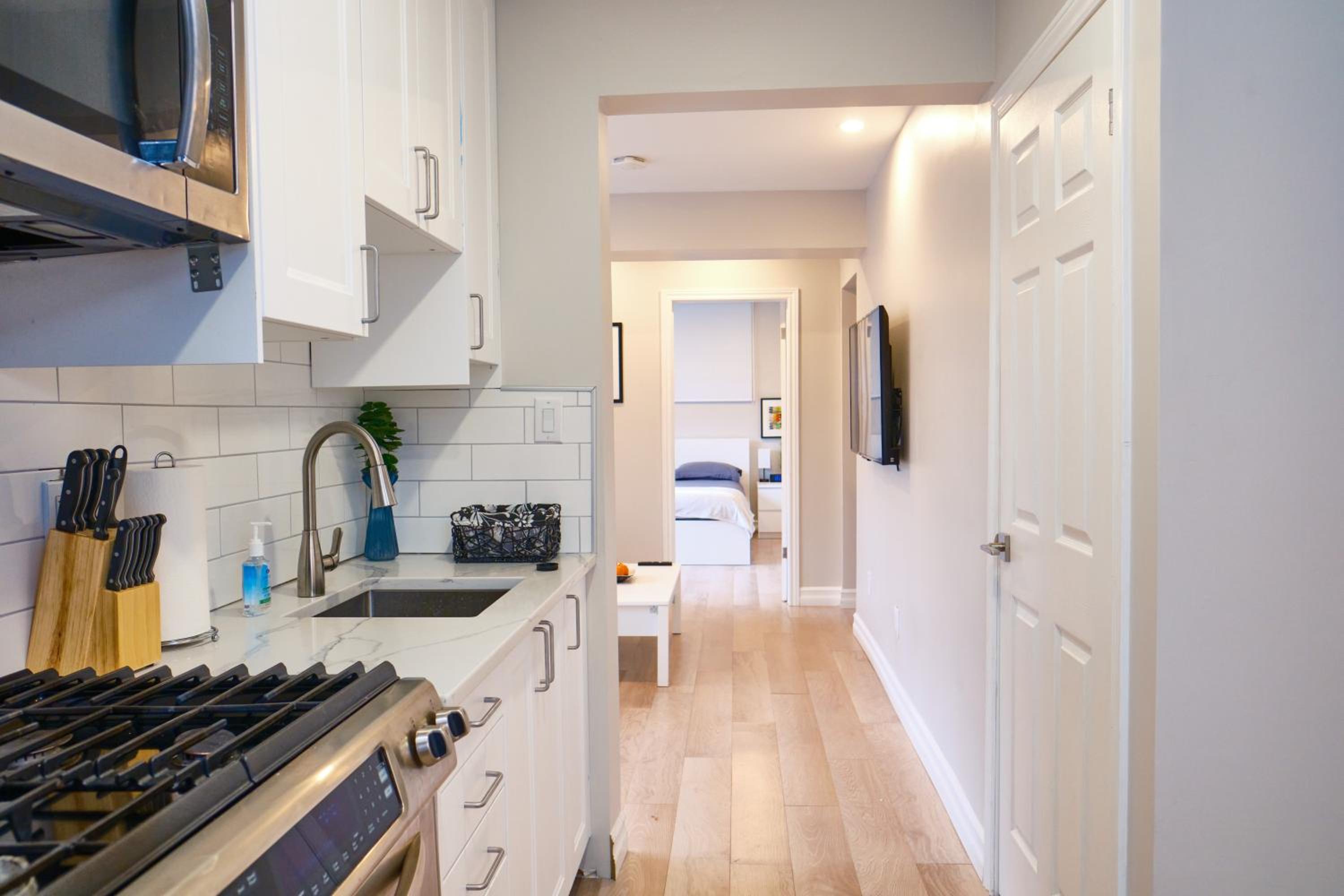 Hamilton Oasis - Luxe Beds - BBQ Haven - Pool
