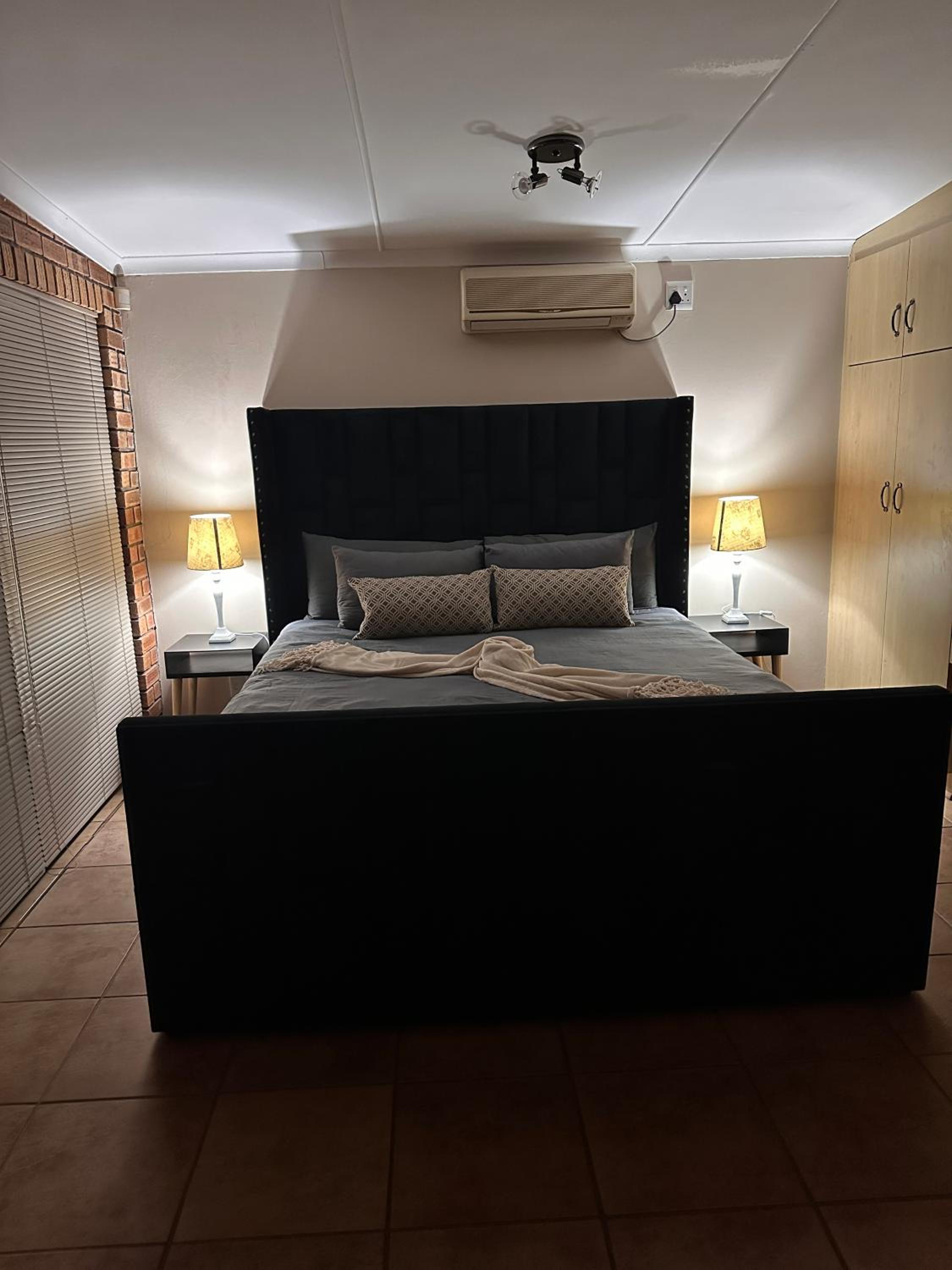 Apartment on Liddiard, photo 19