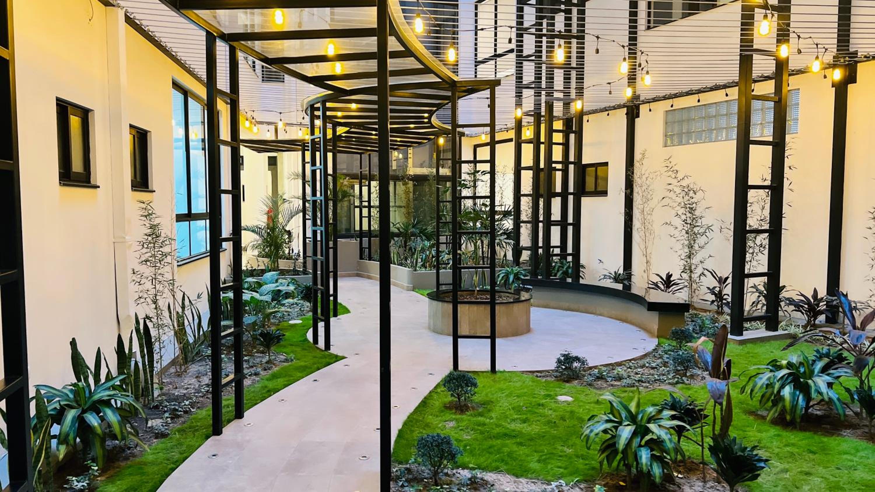 Apartamento de Lujo a Pasos de la Av. América