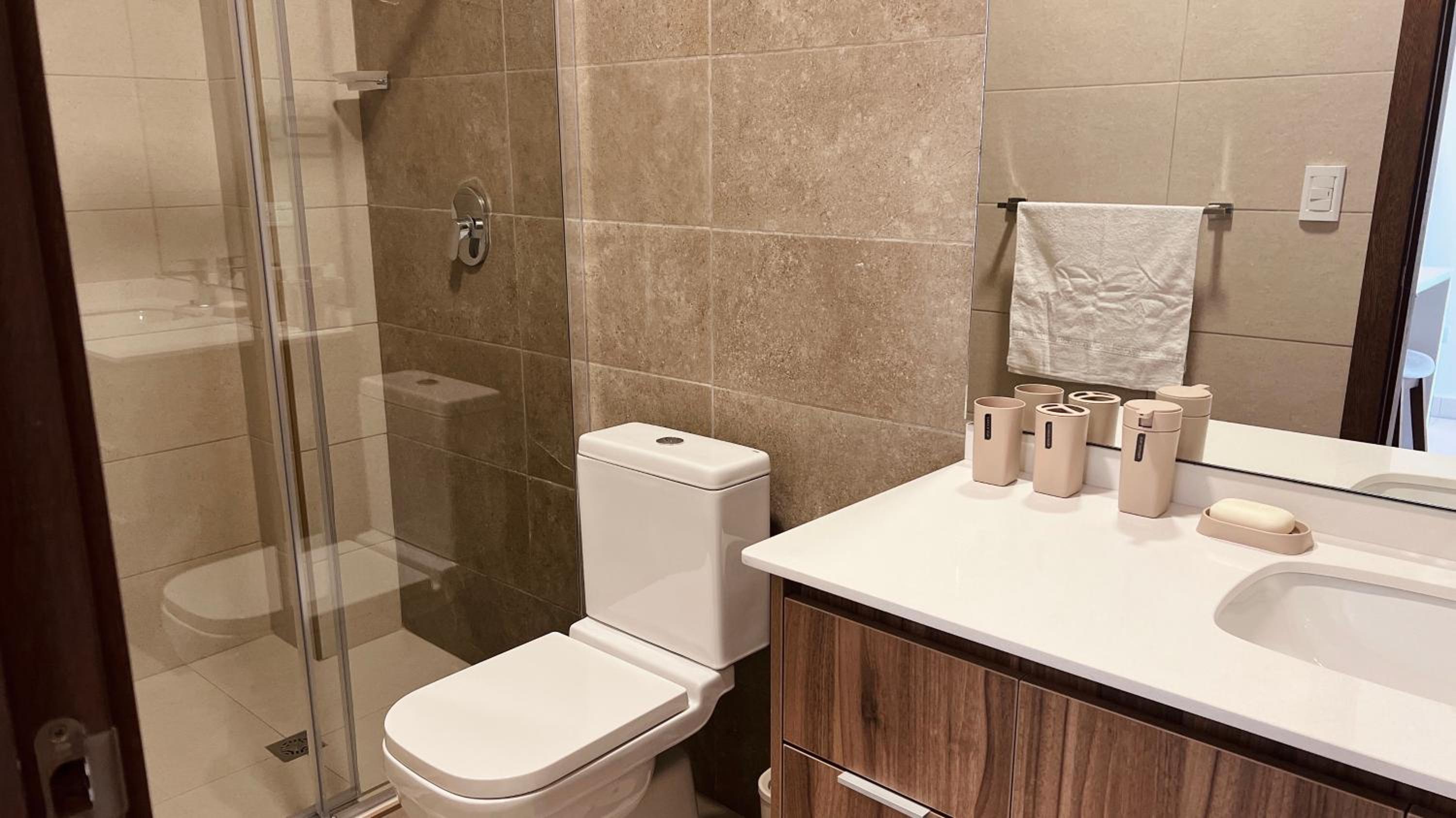 Apartamento de Lujo a Pasos de la Av. América