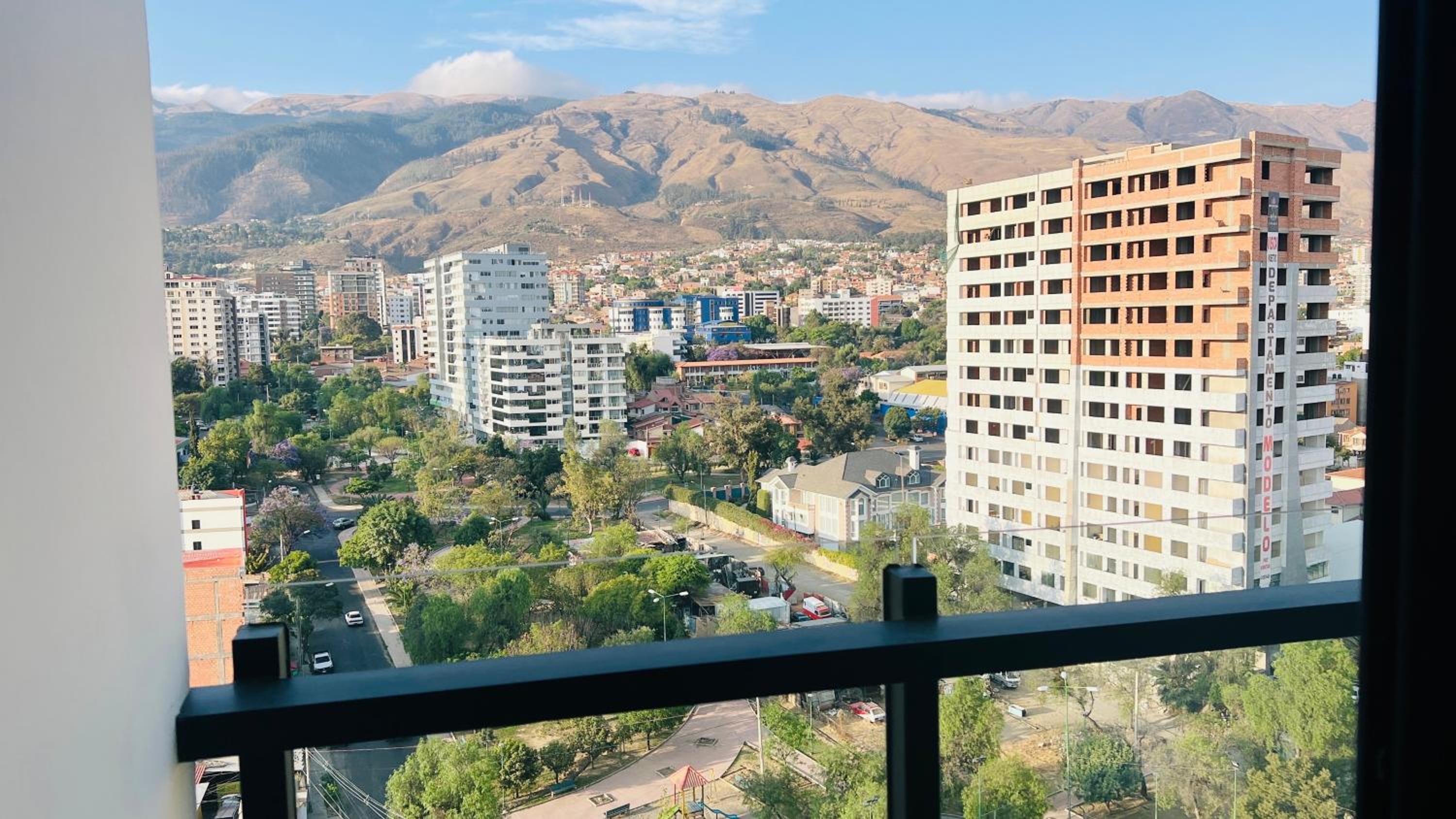 Apartamento de Lujo a Pasos de la Av. América