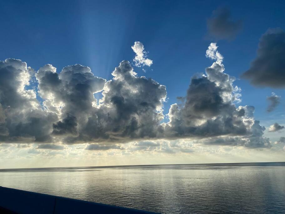 key Deer Retreat/direct gulf access/hot tub view 2