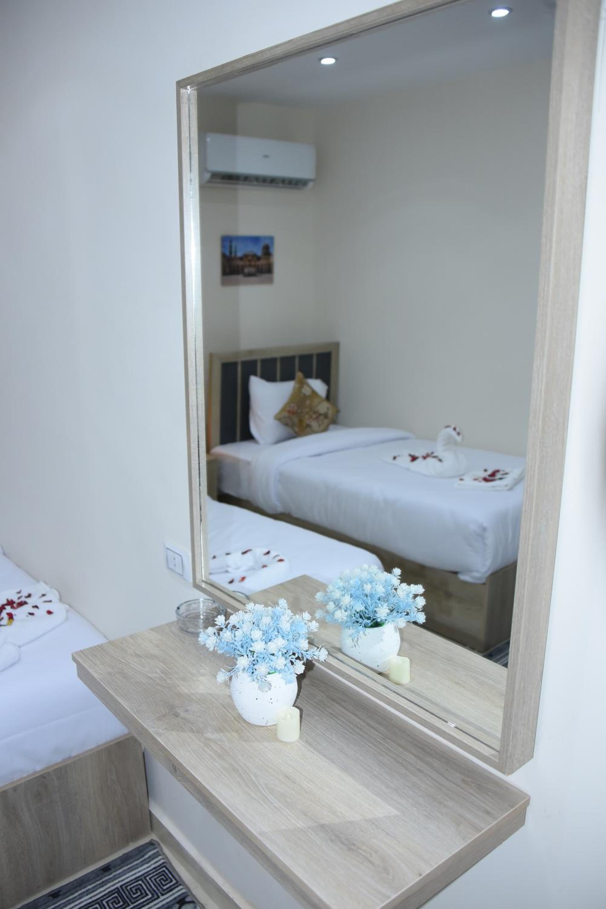 Locanda Pyramids Hotel