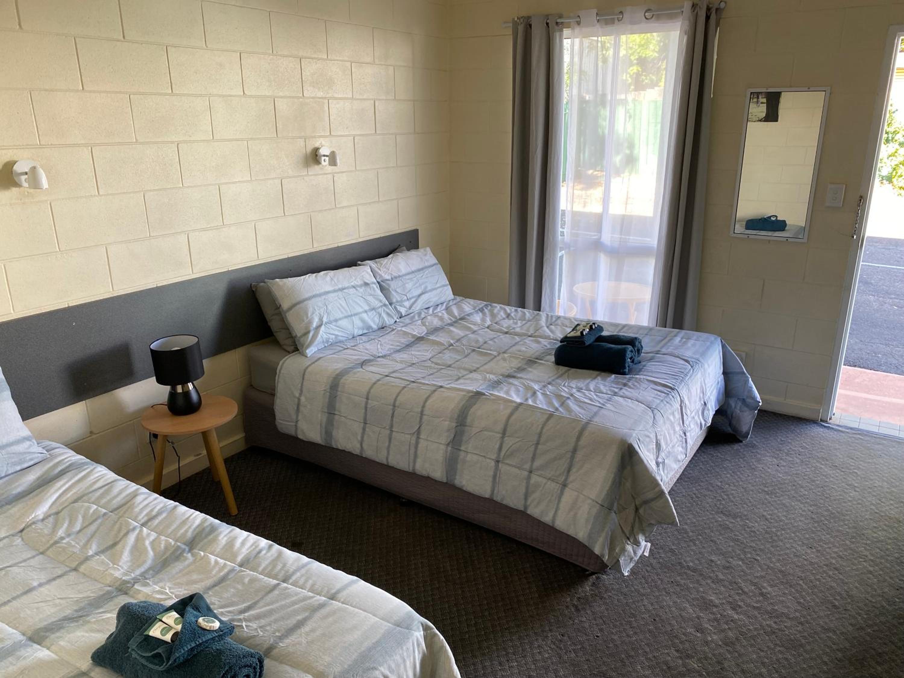 Central Point Motel