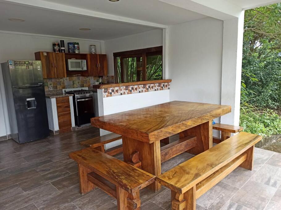 Piscina-jacuzzi-calma-comodidad-Villa Old Havana