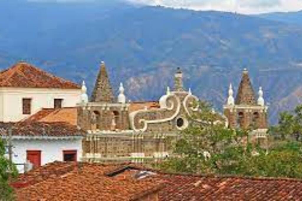 Piscina-jacuzzi-calma-comodidad-Villa Old Havana