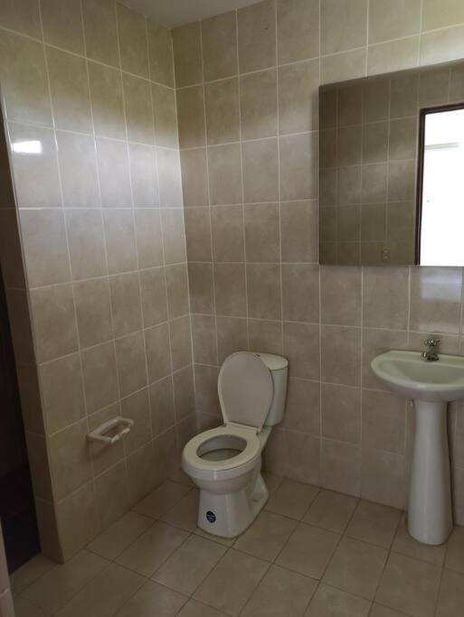 Piscina-jacuzzi-calma-comodidad-Villa Old Havana