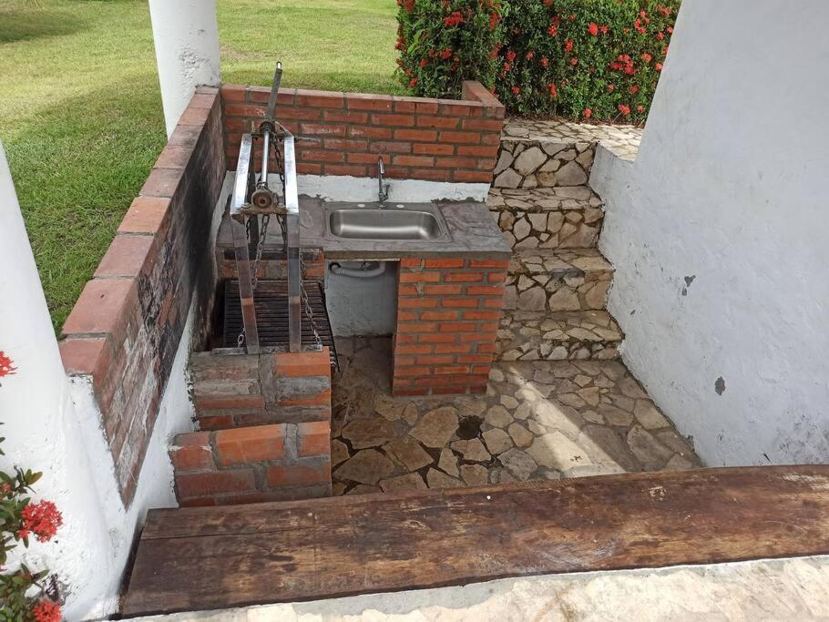 Piscina-jacuzzi-calma-comodidad-Villa Old Havana