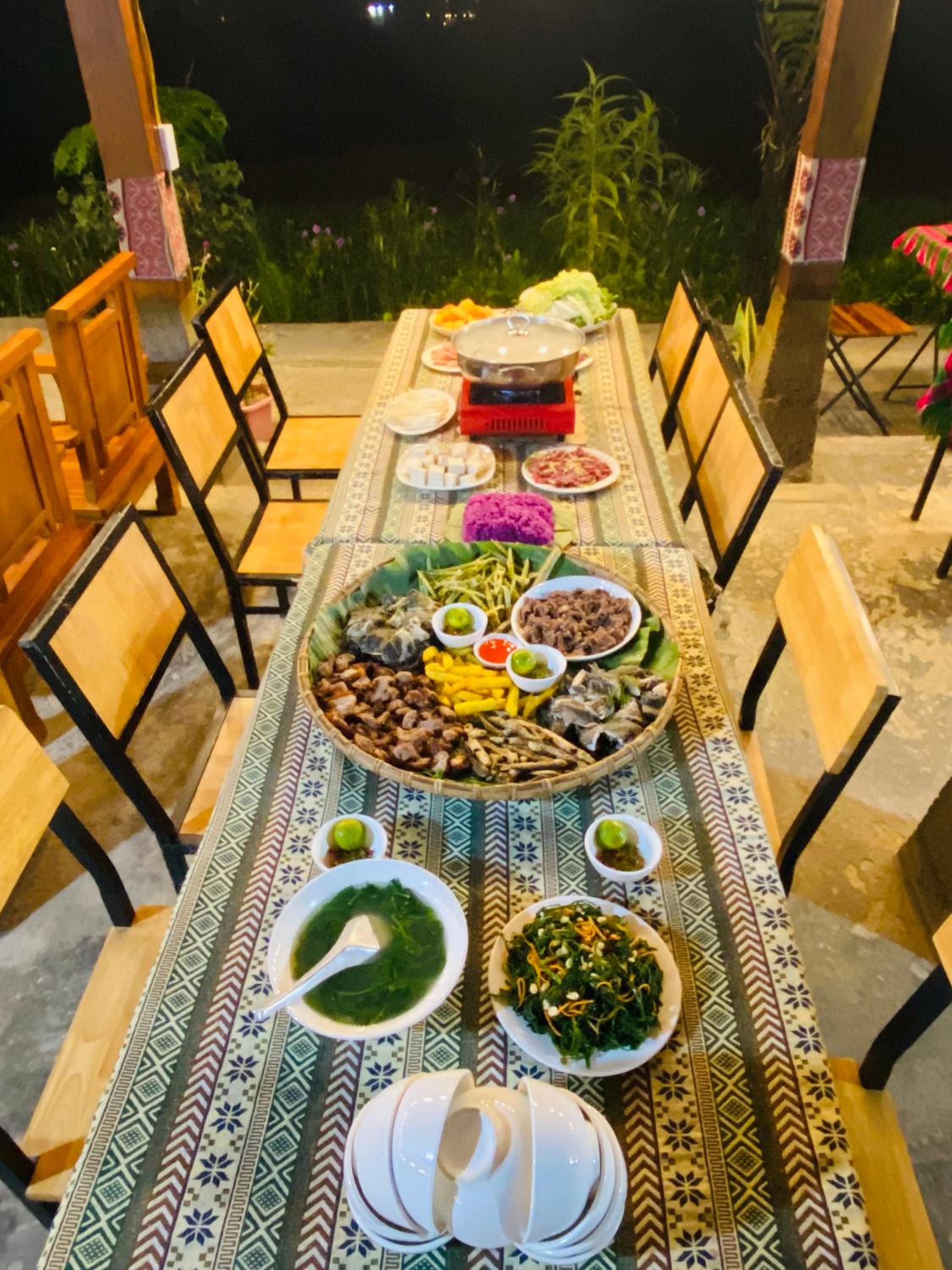 Du Gia Field View Homestay