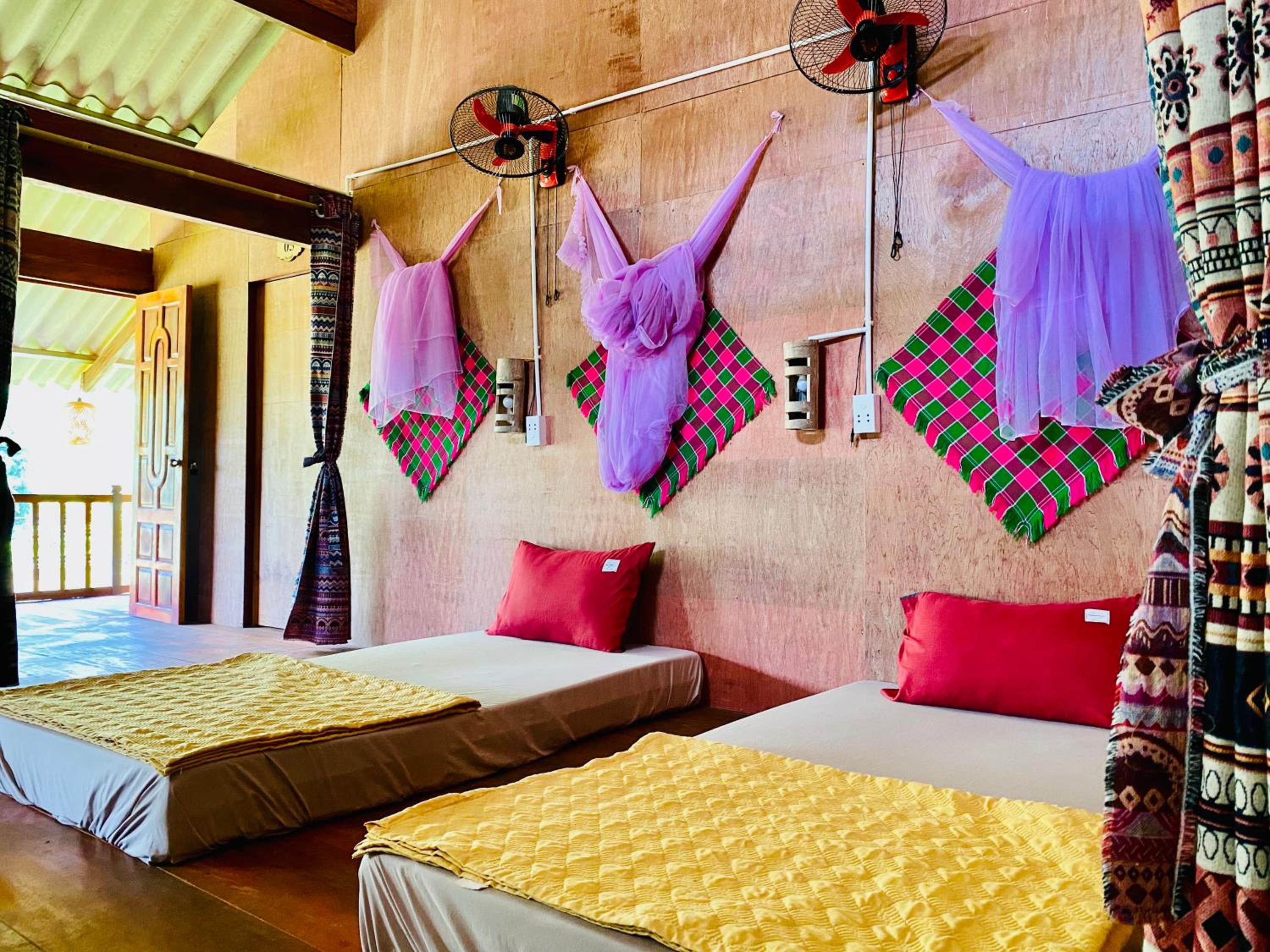 Du Gia Field View Homestay