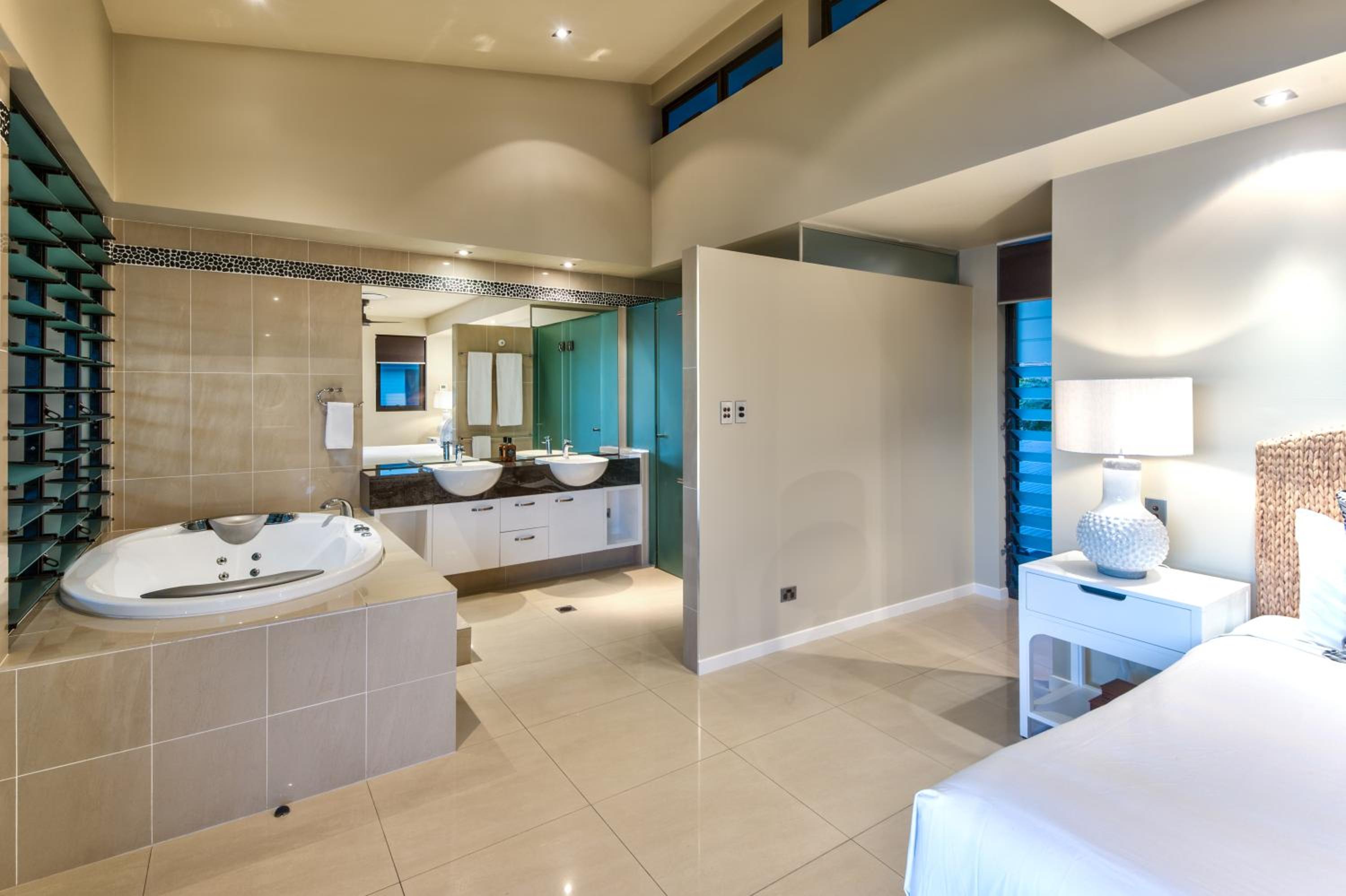 Edge Apartments on Hamilton Island by HIHA
