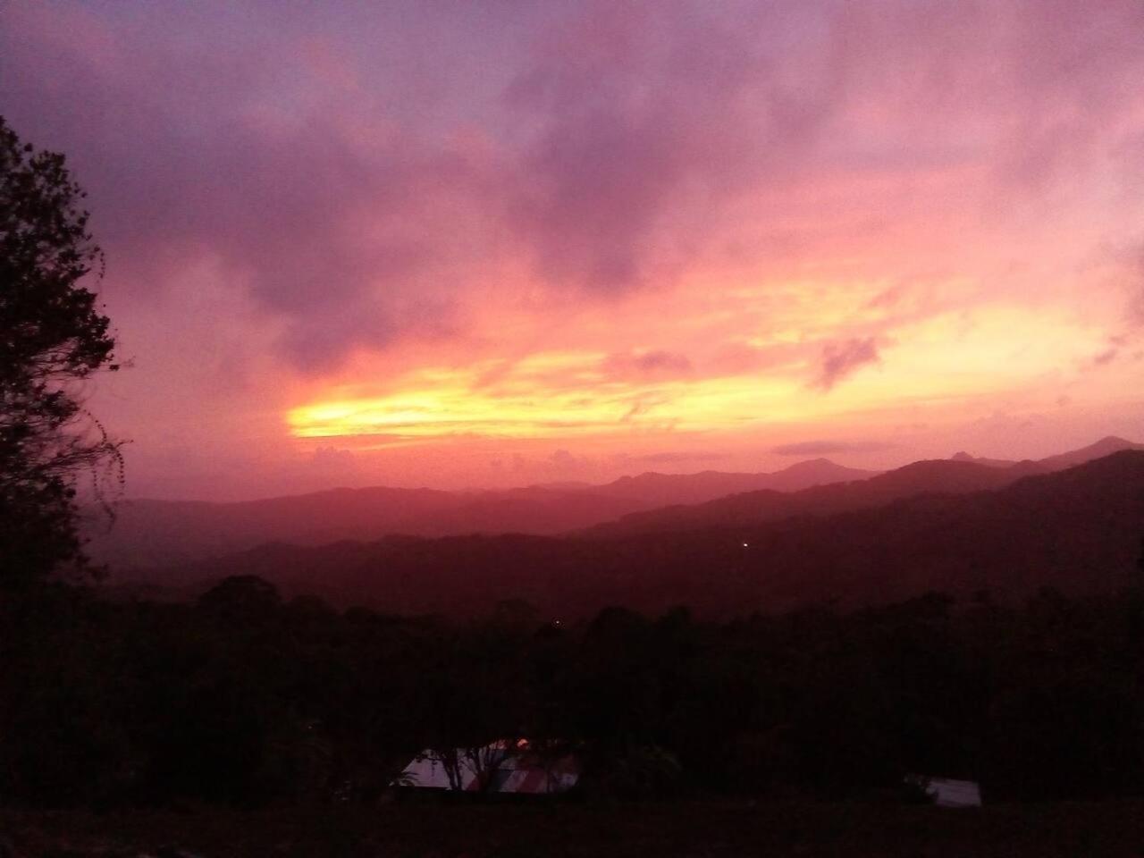 Cabaña vista cerro Trinidad Capira