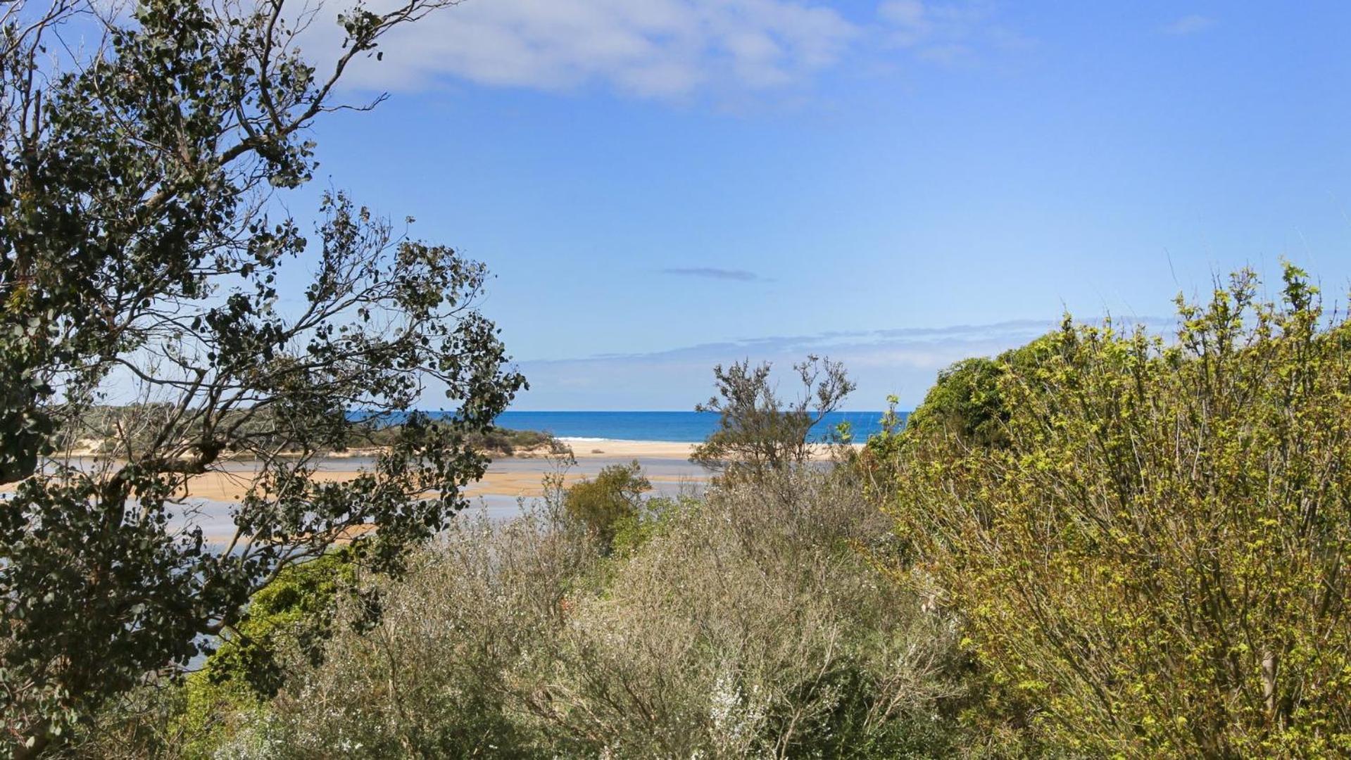 Nakarra - Spacious Family Beach Escape