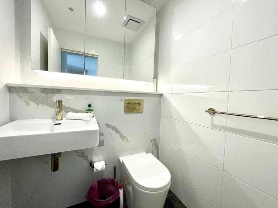 High Floor Skyline view 2Br close2Olympic park