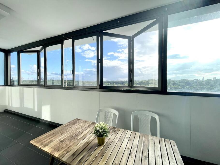 High Floor Skyline view 2Br close2Olympic park