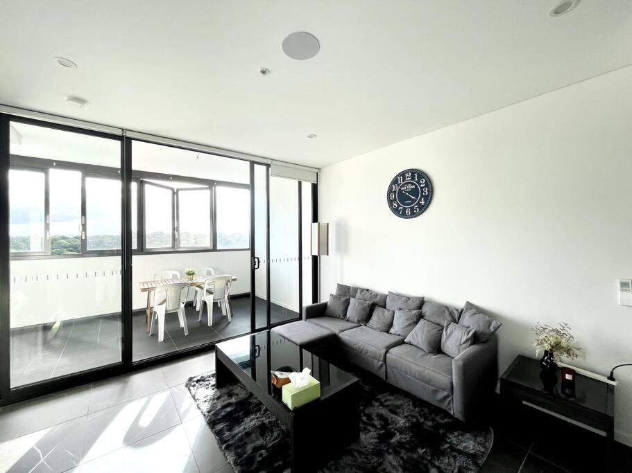High Floor Skyline view 2Br close2Olympic park